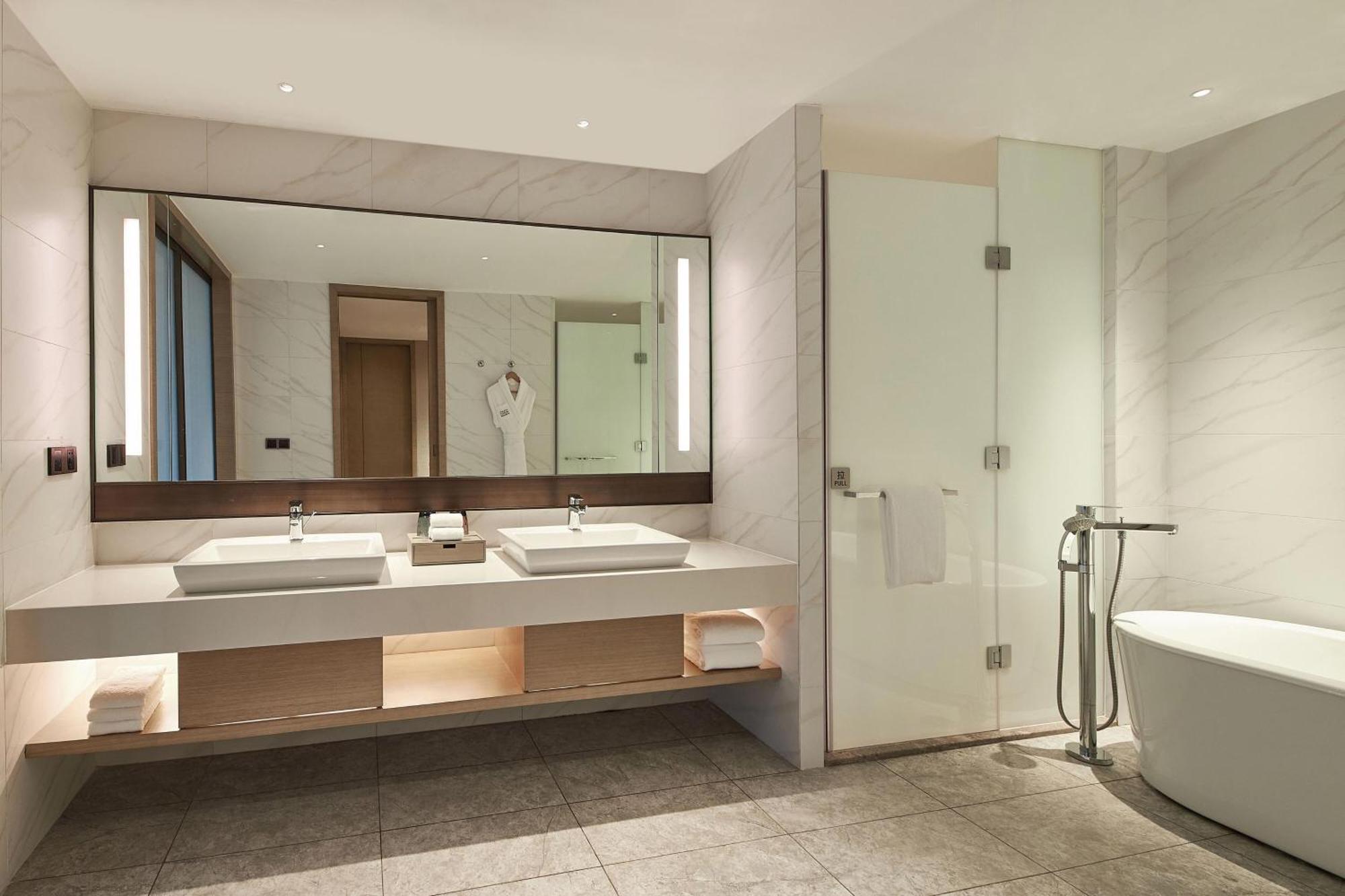 Four Points By Sheraton Цзясин Экстерьер фото