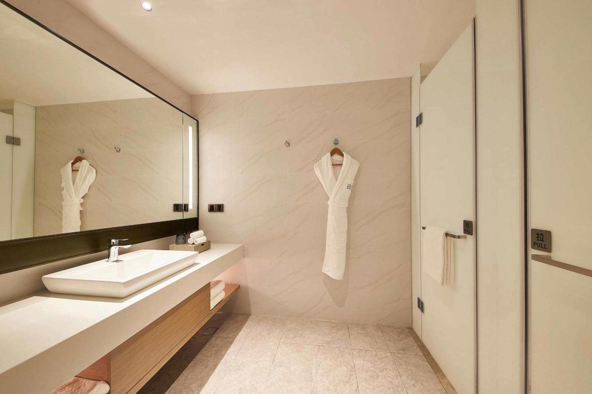 Four Points By Sheraton Цзясин Экстерьер фото
